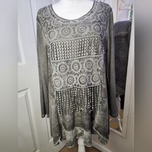 Calstyle Gray Lace Tunic Top Size M
